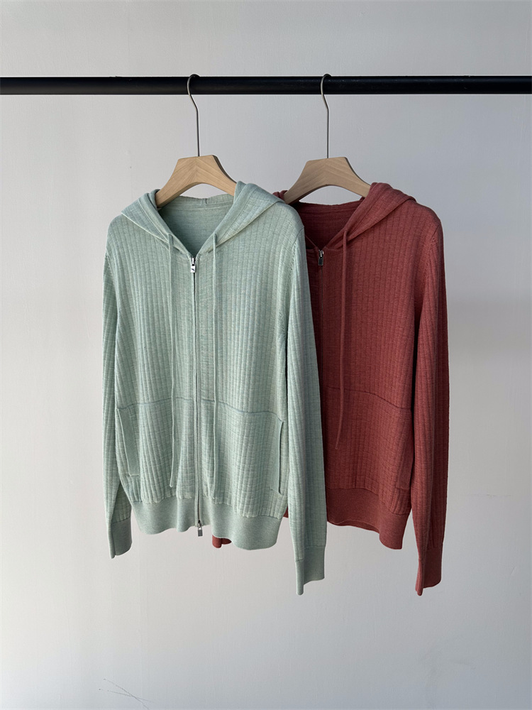 Demi-season retro knitted woolen sweater