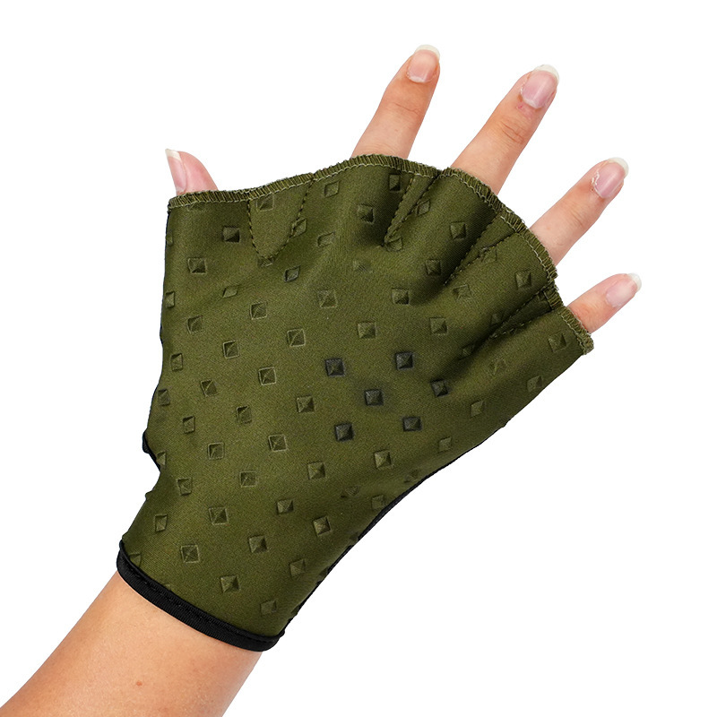 Темно-зеленый