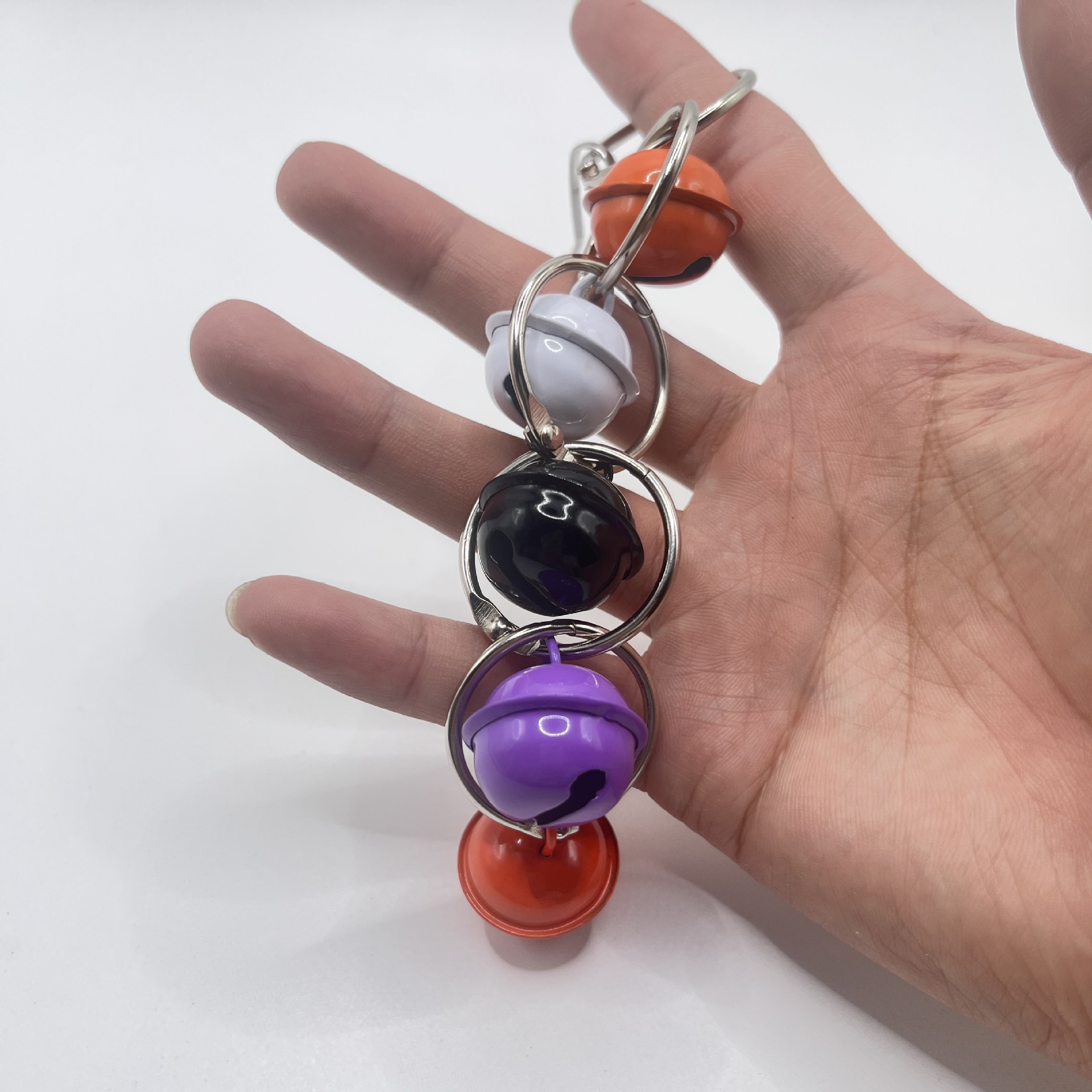 Nuevo juguete de pájaro con tema de Halloween transfronterizo, campana de loro, cuerda de pájaro con mordida, cuerda de sonido, accesorios de jaula de pájaro colgante