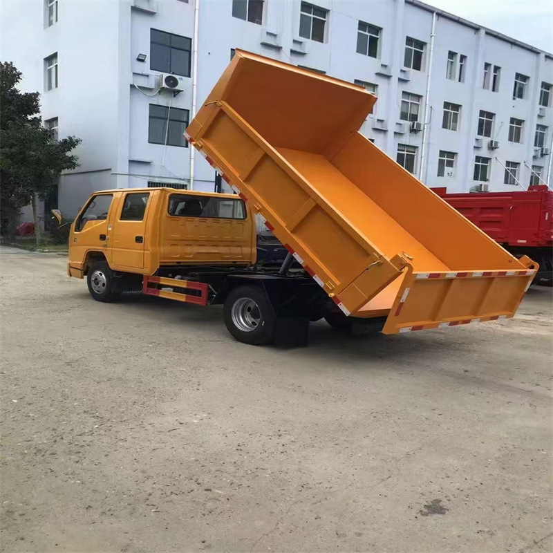 Export 3 Tons of Double Row Dump Truck Engineering Vehicle Jmc Isuzu Truck Right-Hand Drive Pickup Truck Factory