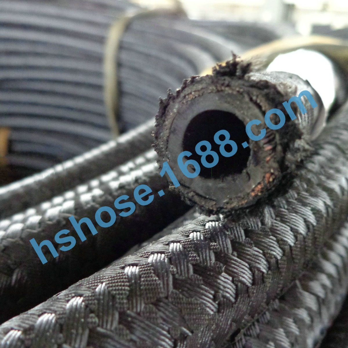 SAE-R5钢丝编织液压胶管
