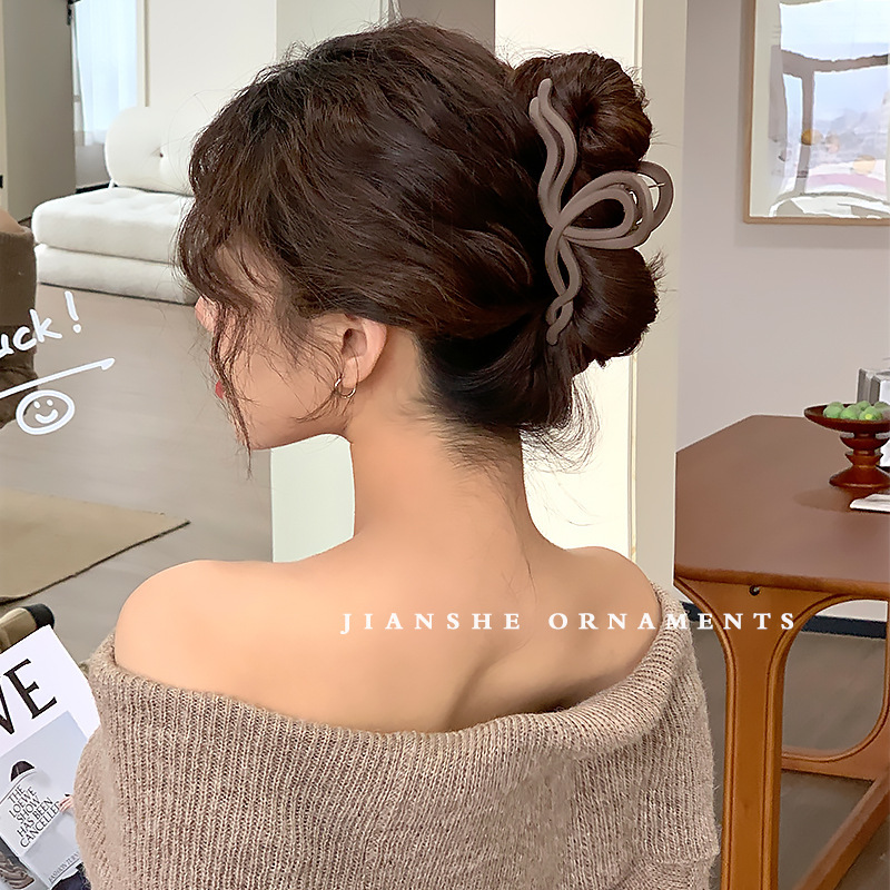 Maillard ~ bow clip niche back head updo shark clip 2023 autumn and winter New hairpin hair accessories