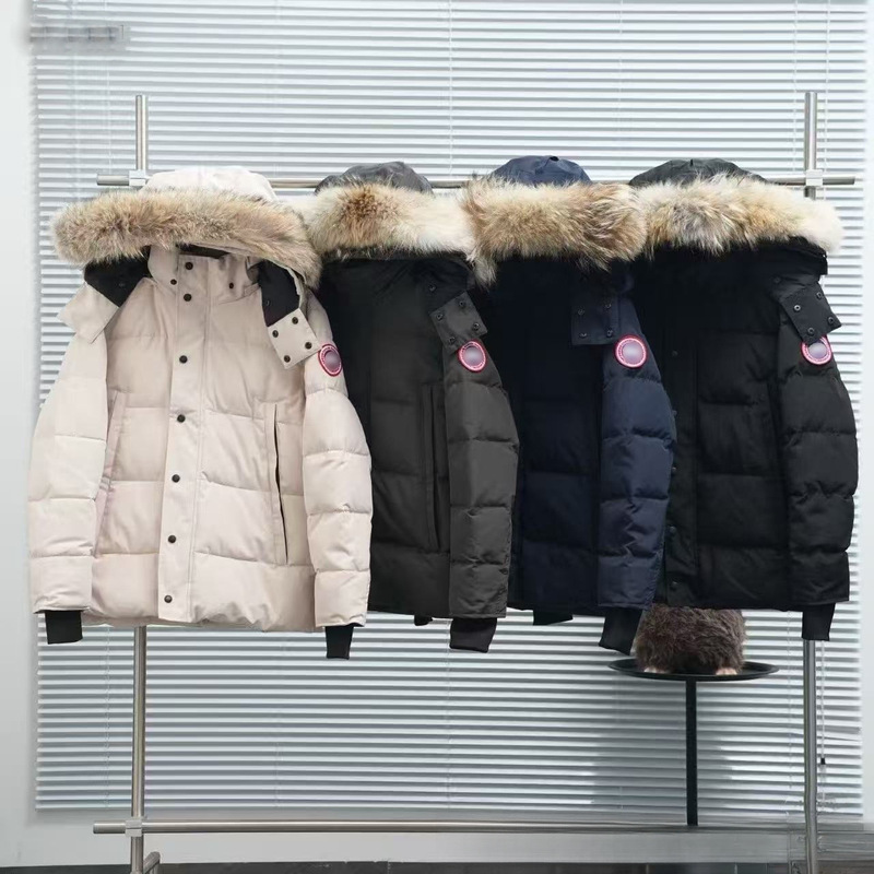 New high-end, authentic design, oversized parka with large pockets, suitable for couples, featuring a hood, thickened for warmth, and windproof New high-end, authentic design, oversized parka with large pockets, suitable for couples, featuring a hood, thickened for warmth, and windproof