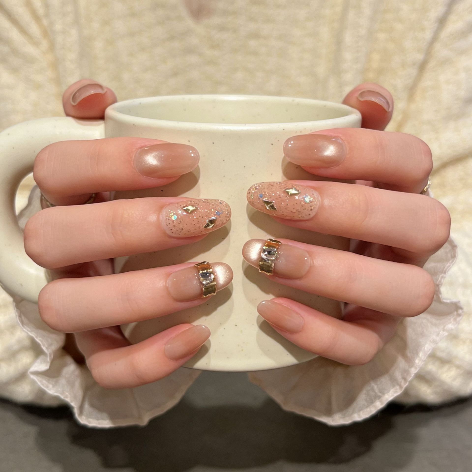 Manual puro desgaste de uñas elíptico corto parche de uñas simple de alto nivel al por mayor productos terminados de uñas falsas