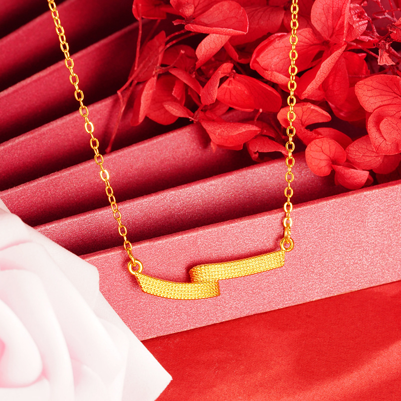 Nuevo collar de diseño de nicho que no se desvanece la luz de lujo de la cinta de la joyería de estilo popular cadena de clavícula chica todo partido