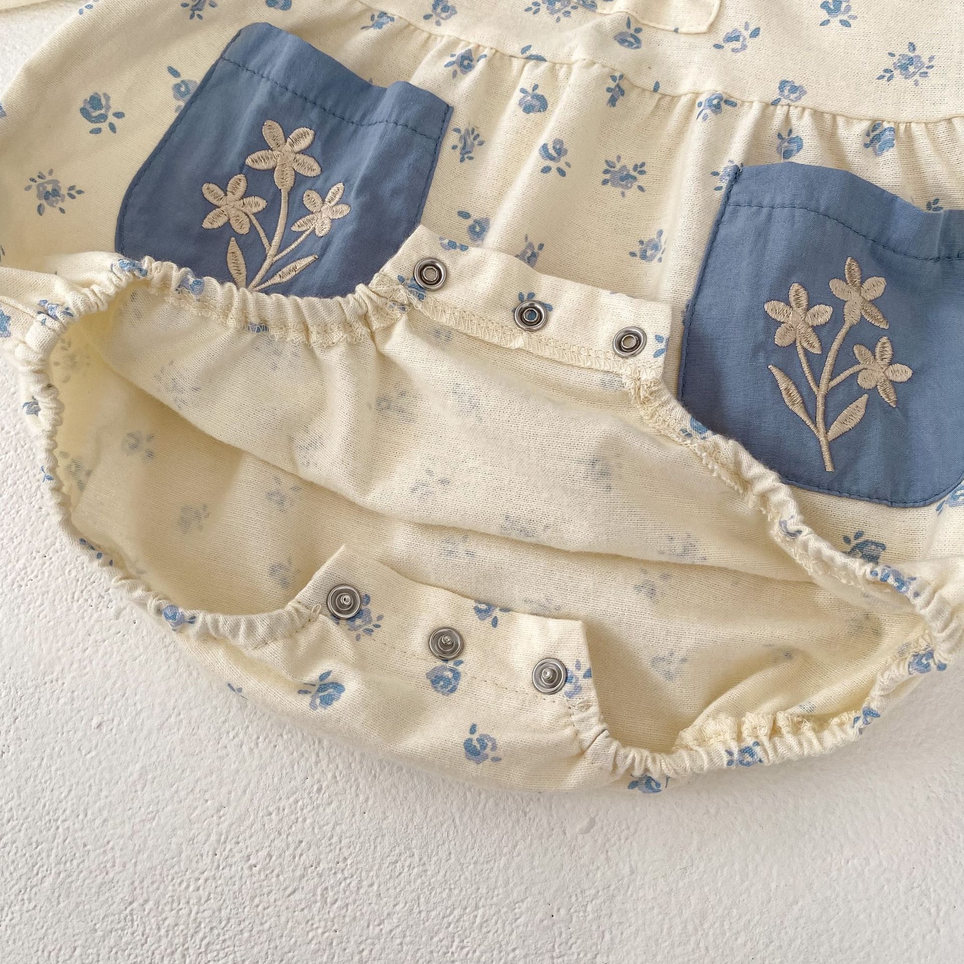 INS 2024 Autumn Infant and Girl Baby Floral Contrast Collar Embroidered Long Sleeves Yi Ha Skirt Bag Butt jumpsuit_voghion.com