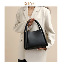 DENK��ƤŮ�����l2025�¿�r�д�����ˮͰ���羳�˻@�ӆμ�б���