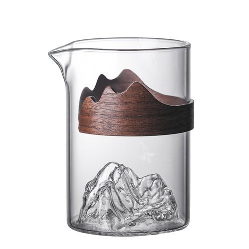 Japanese-style glass fair cup Kung Fu tea sea and mountains mountain view male cup walnut wood chip male cup large tea divider male cup