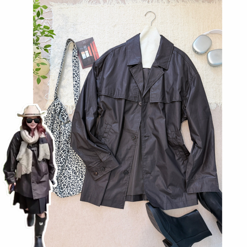 In Stock/Stay-At-Home Girl's "Oil-Wax Feel" Light Shimmer Oil-Wax Texture Loose-Fit Trench Coat for Women In Stock/Stay-At-Home Girl's "Oil-Wax Feel" Light Shimmer Oil-Wax Texture Loose-Fit Trench Coat for Women