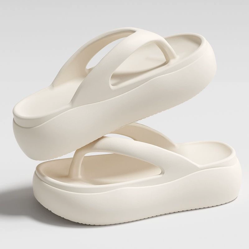 Шлепанцы на толстой подошве для женской летней верхней одежды. Новые легкие шлепанцы 2025 года, сандалии для пляжных шлепанцев для покупок.