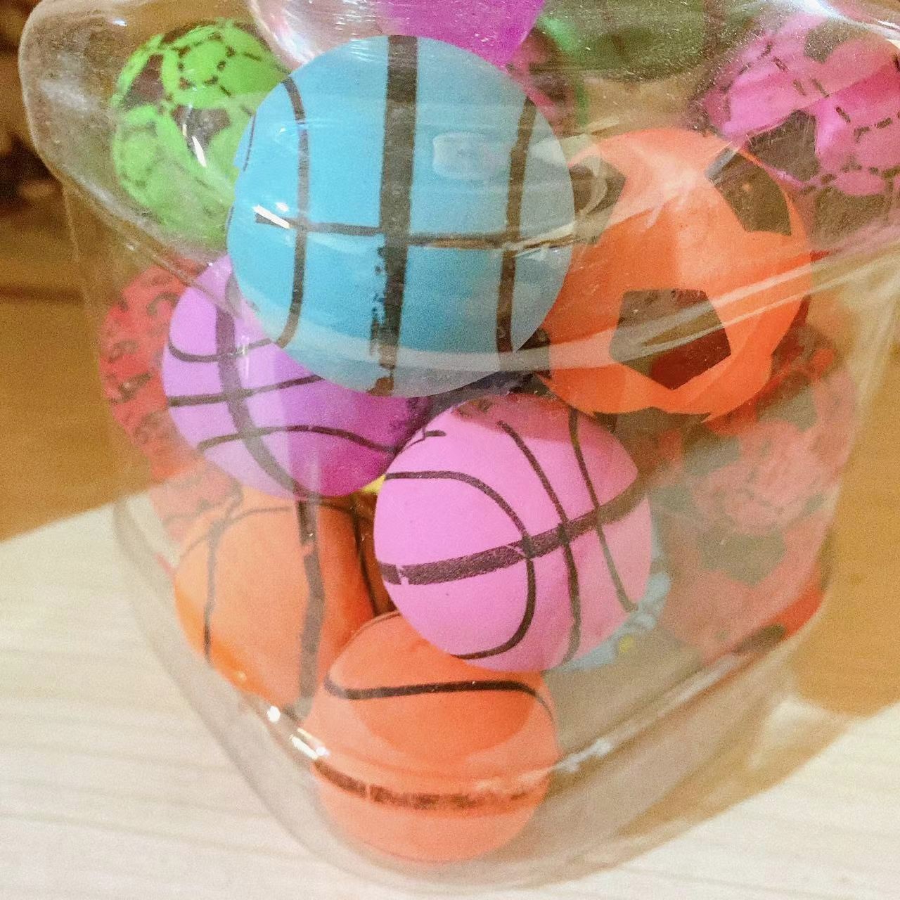 2 yuanes tienda de bolas elásticas saltar bolas elásticas bolas monedas máquina de torsión de huevos tesoro juguetes de mascotas de goma sólida 45mm