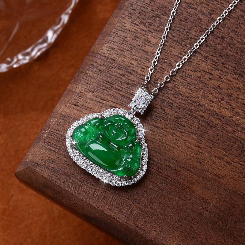 Material peligroso natural de alta gama Jade Yang Green Buddha Collar Cuerpo general S925 Plata de ley Maitreya Buda Cadena de clavícula A Jade