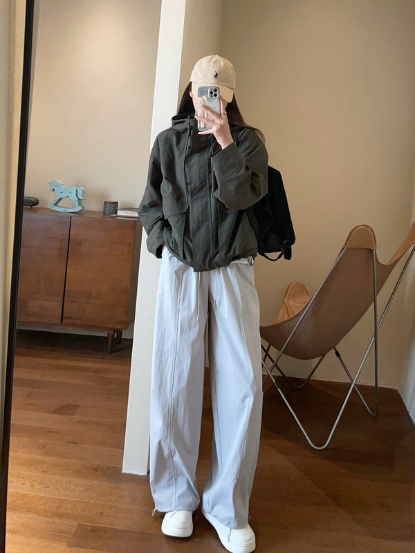 山系质感舒适肌理感宽松短款连帽冲锋衣休闲外套女2025秋G081810|undefined