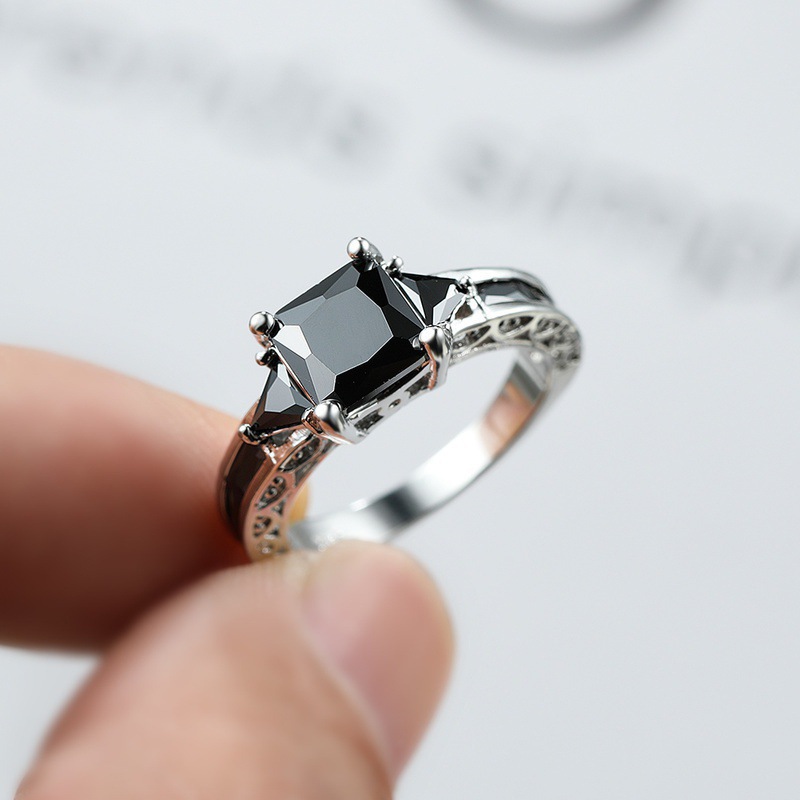 8g Weight Rhinestones Inlay Material Rings Classification 1 Piece Quantity 1 Piece Simple Style Square Alloy Inlay Rhinestones Women's Rings