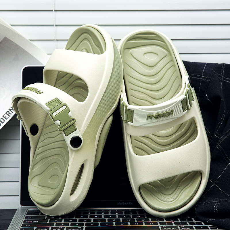 Zapatillas hombre 2025 nuevo estilo verano ropa exterior antideslizante pisando heces sandalias de suela gruesa conducción al aire libre sandalias de playa de doble uso