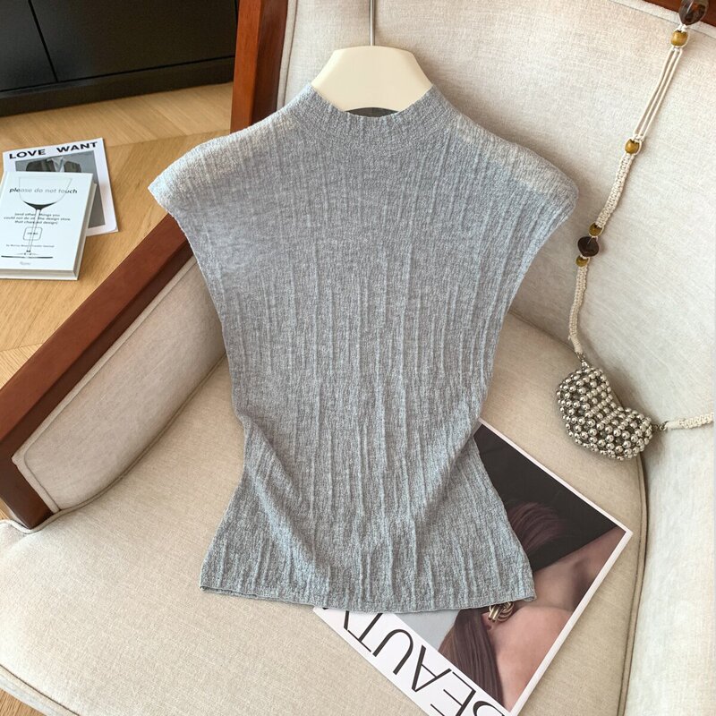 Light Gray Sleeveless Half-Turtleneck Knit Top for Women, New Spring and Autumn Design with a Unique and Stylish Look, Suitable as a Base Layer or Vest Light Gray Sleeveless Half-Turtleneck Knit Top for Women, New Spring and Autumn Design with a Unique and Stylish Look, Suitable as a Base Layer or Vest