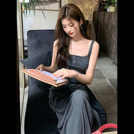 大码吊带背心连衣裙女2024夏季新款修身显瘦气质高级感方领长裙子