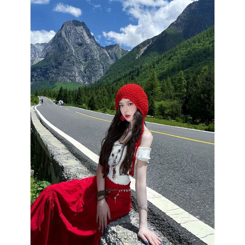 Western Princess Style Red Outfit for Women, Vintage Bohemian Long Dress, Slimming Ethnic Style Two-Piece Set Western Princess Style Red Outfit for Women, Vintage Bohemian Long Dress, Slimming Ethnic Style Two-Piece Set