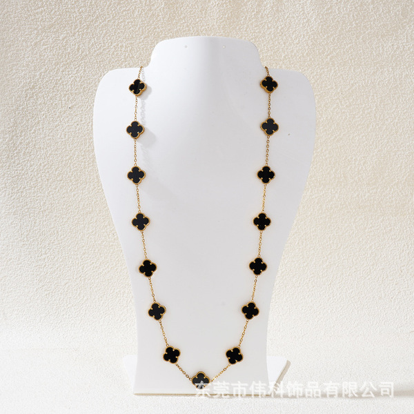 fashionable necklace