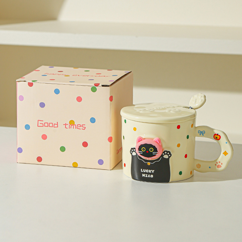 Cute gato taza de cerámica con cubierta cuchara taza de café taza de agua taza de pareja regalo de mano al por mayor alto valor facial