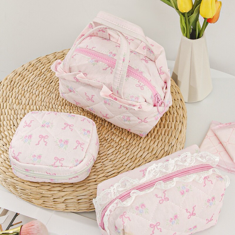 New Portable Cotton Makeup Bag Niche Portable Toiletry Storage Bag Floral Ins Cute Quilted Bag Factory