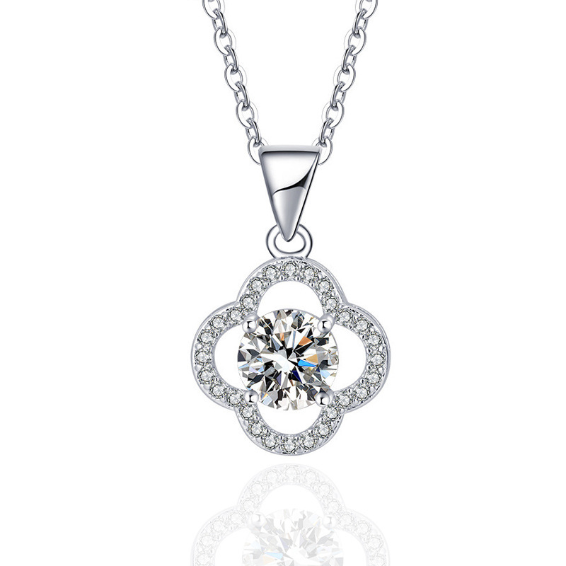 X22 Collier trèfle à quatre feuilles 1 carat [avec chaîne]