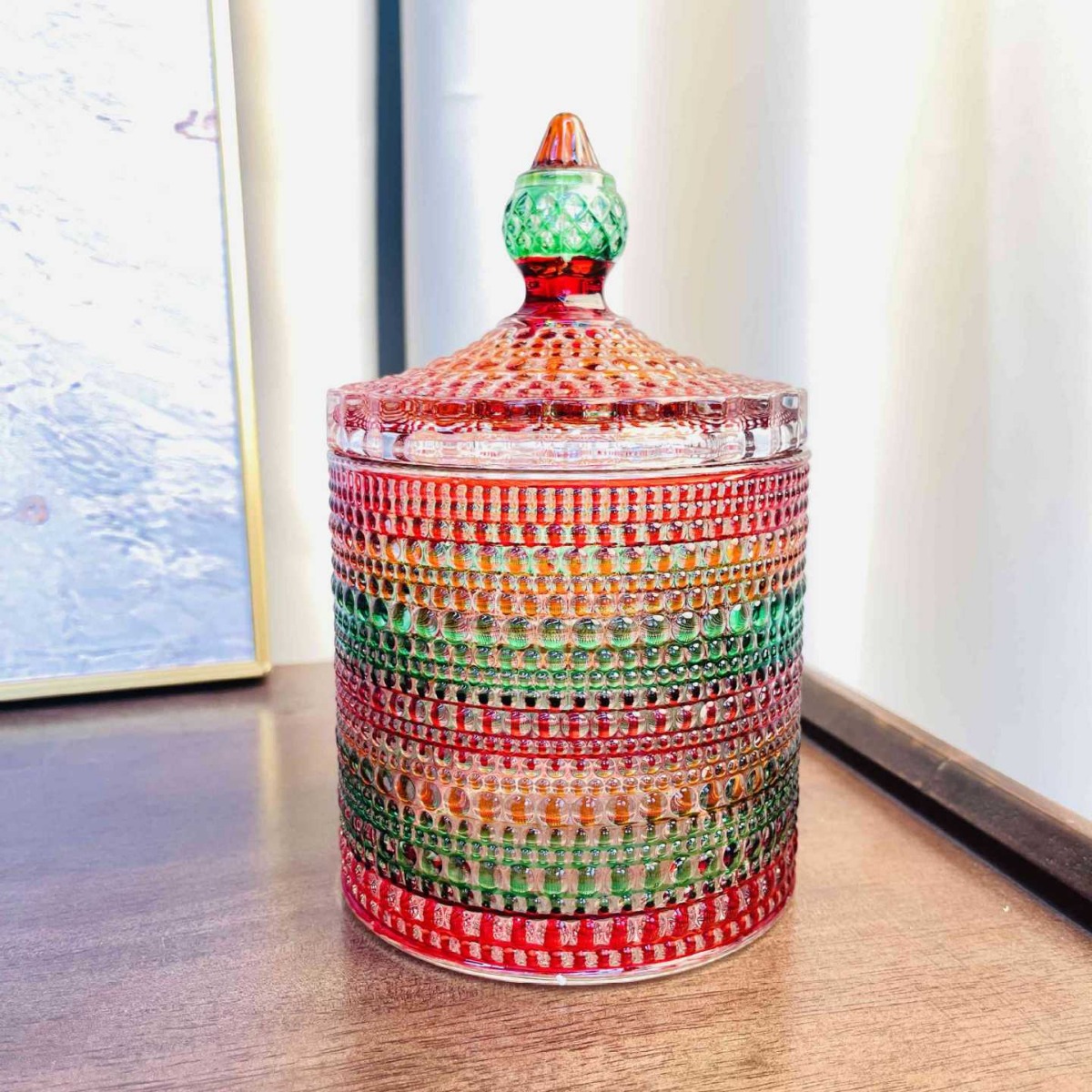 Tarro de almacenamiento de vidrieras de estilo europeo Tarro de dulces Tanque de dulces Aperitivos de frutas secas Tarro de azúcar con cubo Tarro de vidrio colorido