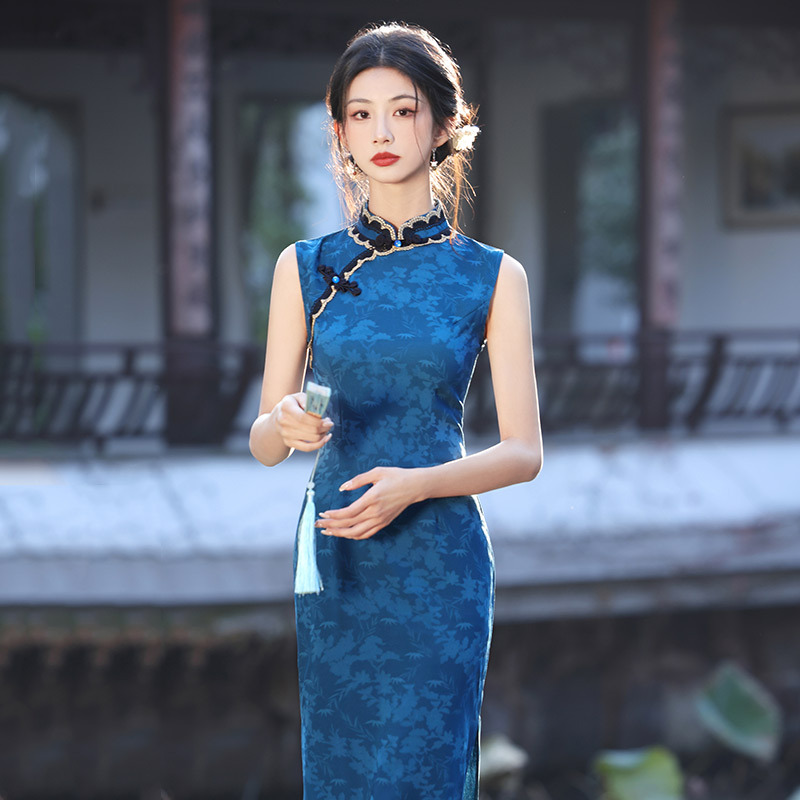 藍色無袖國風中式長款改良旗袍2025新款年輕款女復古修身日常可穿