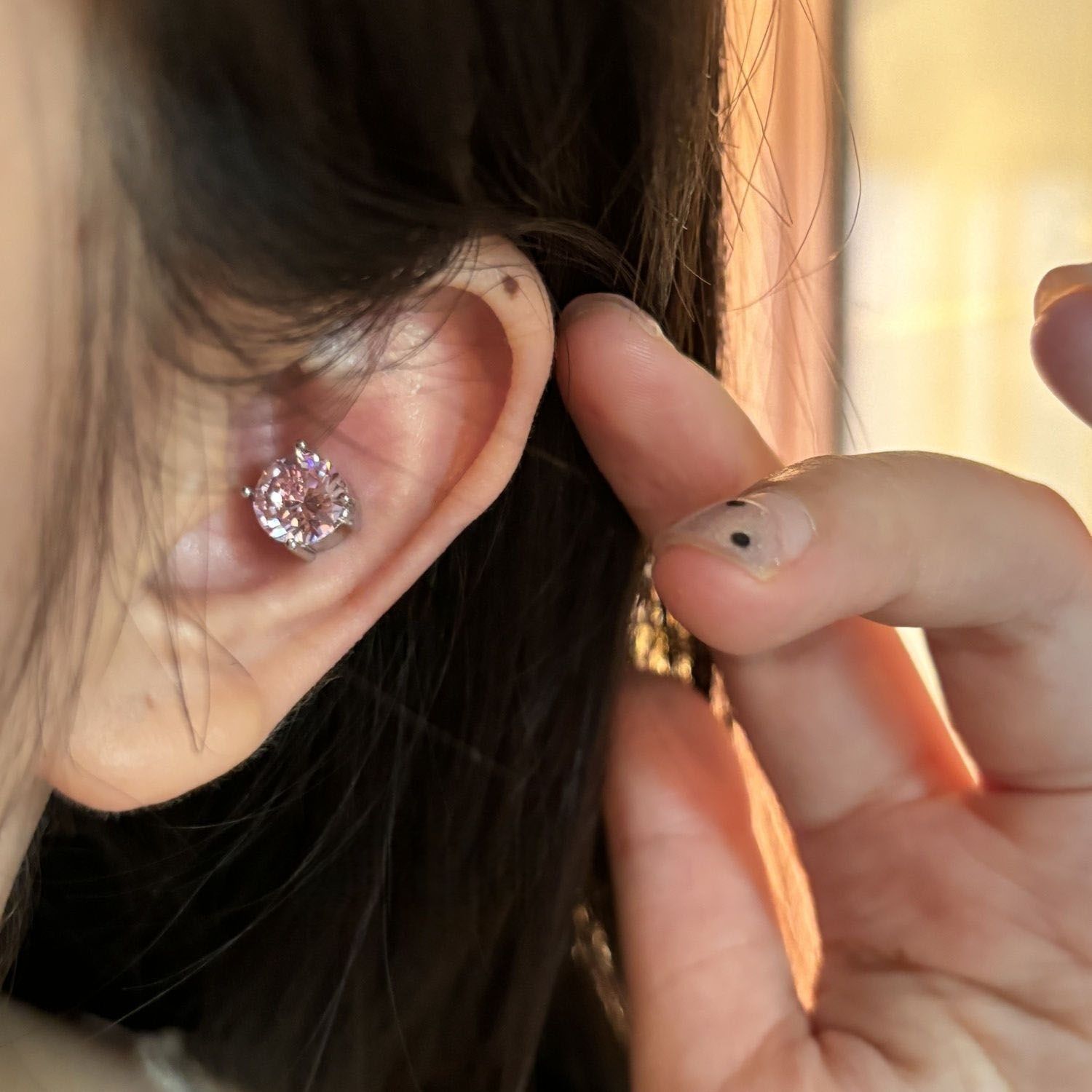 Pendientes de aro lisos para mujer, lujo ligero, pendientes de alta gama, pendientes populares, aretes de diseño exclusivo, aretes de otoño e invierno al por mayor