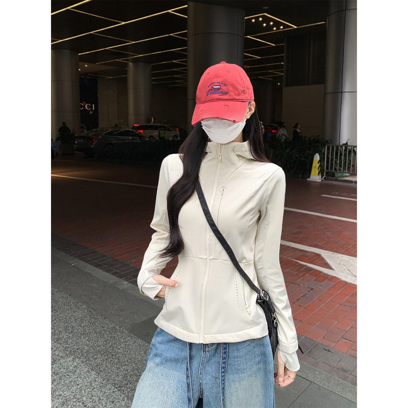 Apricot-colored soft shell jacket, short coat for women, three-in-one, 2026 new autumn slim-fit outdoor windbreaker