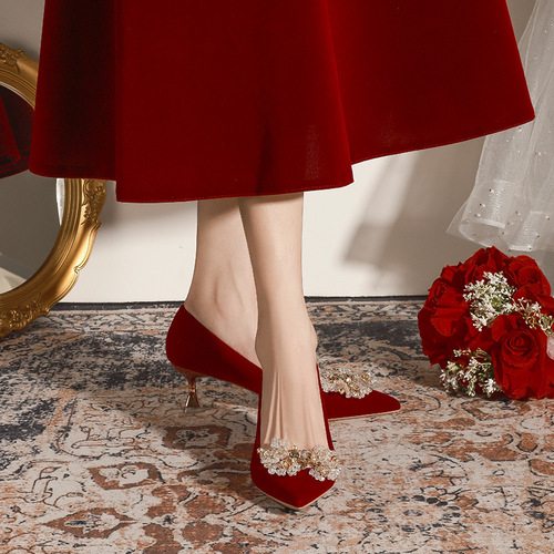X588-12 pointed-toe red wedding shoes for brides,  new style high heels, show headdress, plus size 40-43