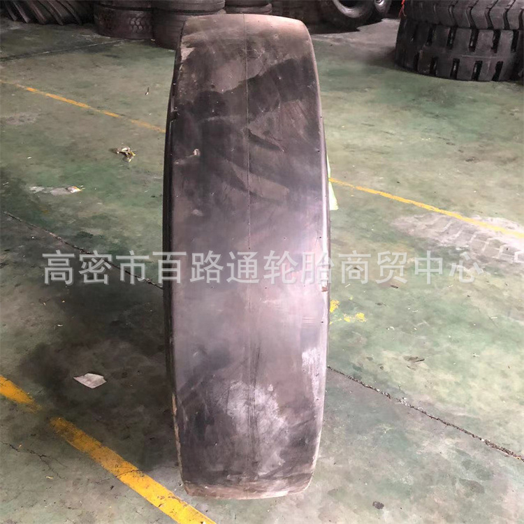 供应1200-24光面胶轮矿井铲车装载机轮胎1200-24铲运机轮胎