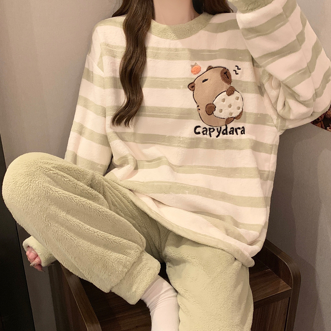 Pijamas transfronterizos de mujeres otoño y invierno nuevo engrosado de franela manga larga encantador conjunto de ropa cálida de dibujos animados japoneses