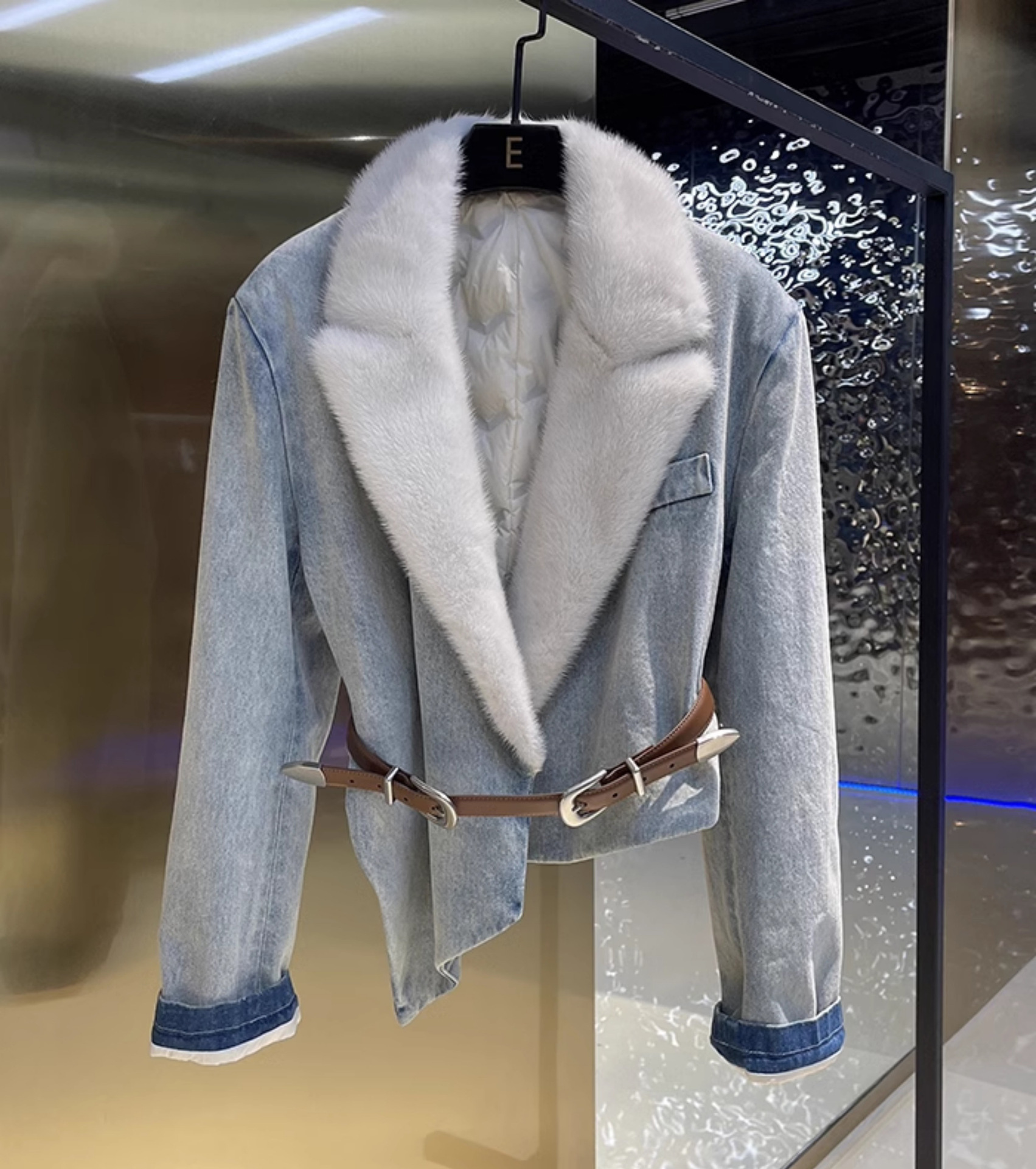 Diseñador de nicho 24 invierno nuevo estilo verde pieles irregulares perilla delgada visón cuello corto chaqueta de vaqueros