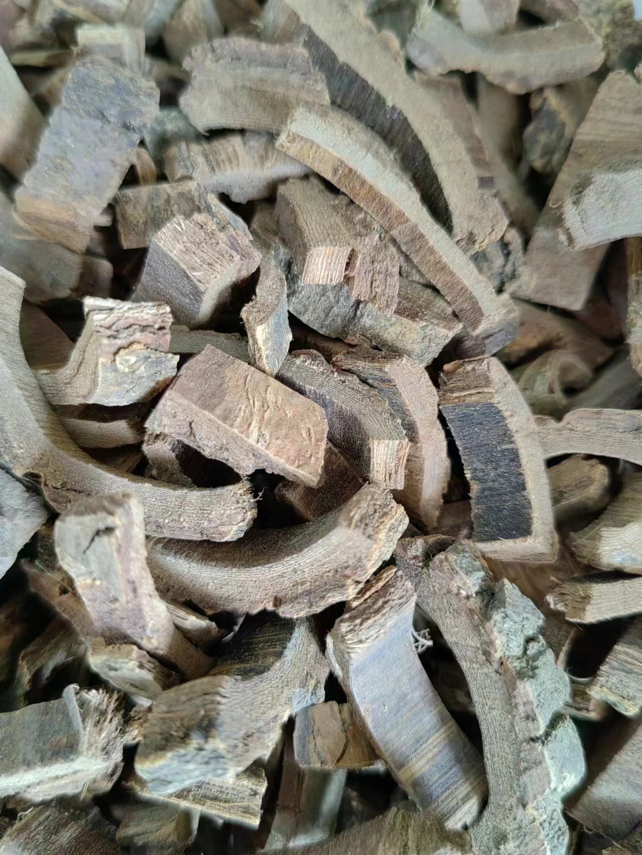 Li Gen Bai Pi (Prunus salicina Root Bark) — Dried TCM Herb, 500g, Custom Grinding Available key features