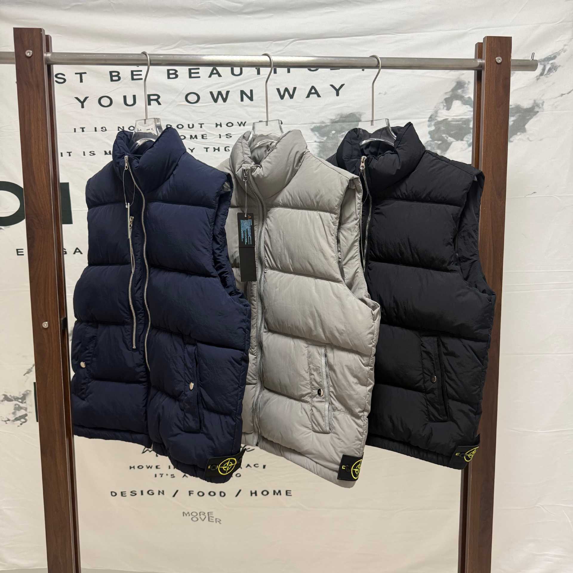STONE Cross-Border Stone Trade Cotton Vest with quilted stand-up collar, classic design, reversible, warm, sleeveless workwear.