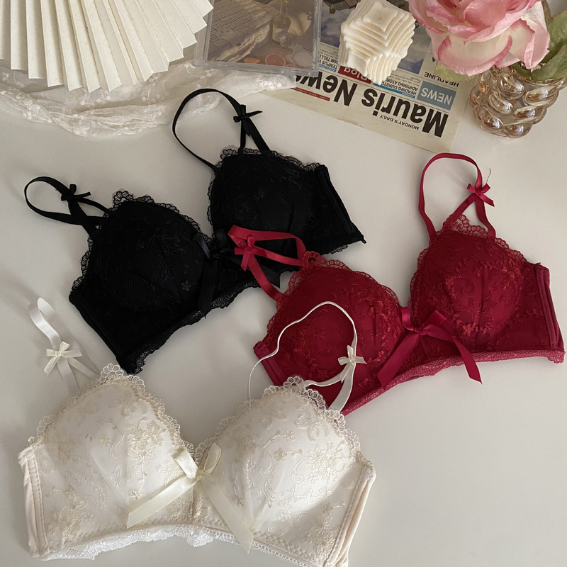 Wire-Free Lace Bra for Girls, Latex Lace Comfortable Push-Up Bra, Gathers Small Breasts, Sexy Seamless Bra for Women Wire-Free Lace Bra for Girls, Latex Lace Comfortable Push-Up Bra, Gathers Small Breasts, Sexy Seamless Bra for Women