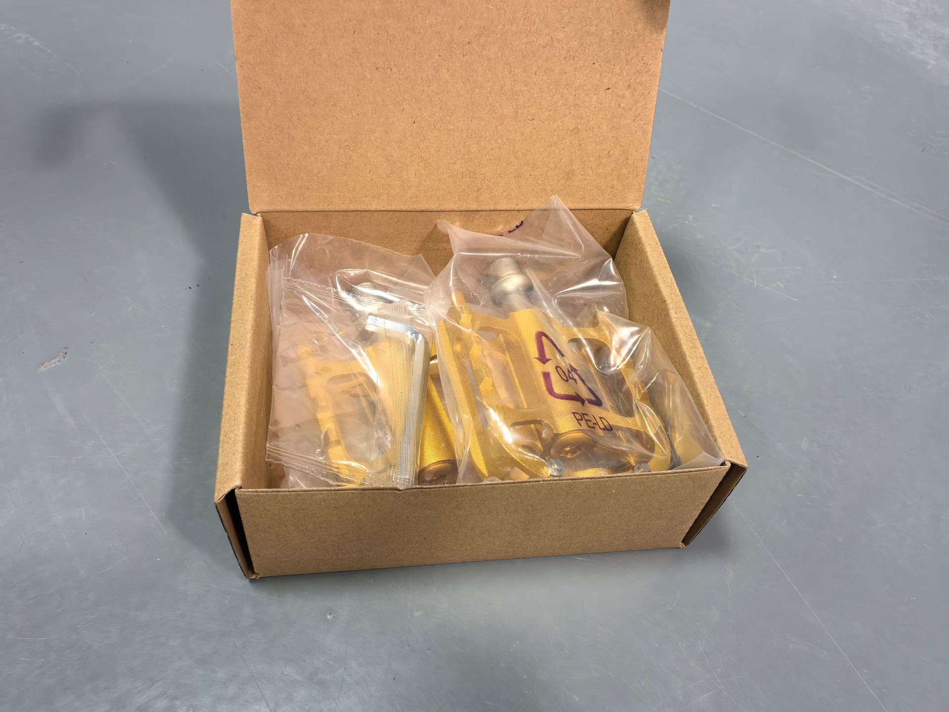 Supply of Lightweight Bearing Aluminum Alloy Pedals for Road Bikes, Folding Bikes, and Double Bearing Pedals