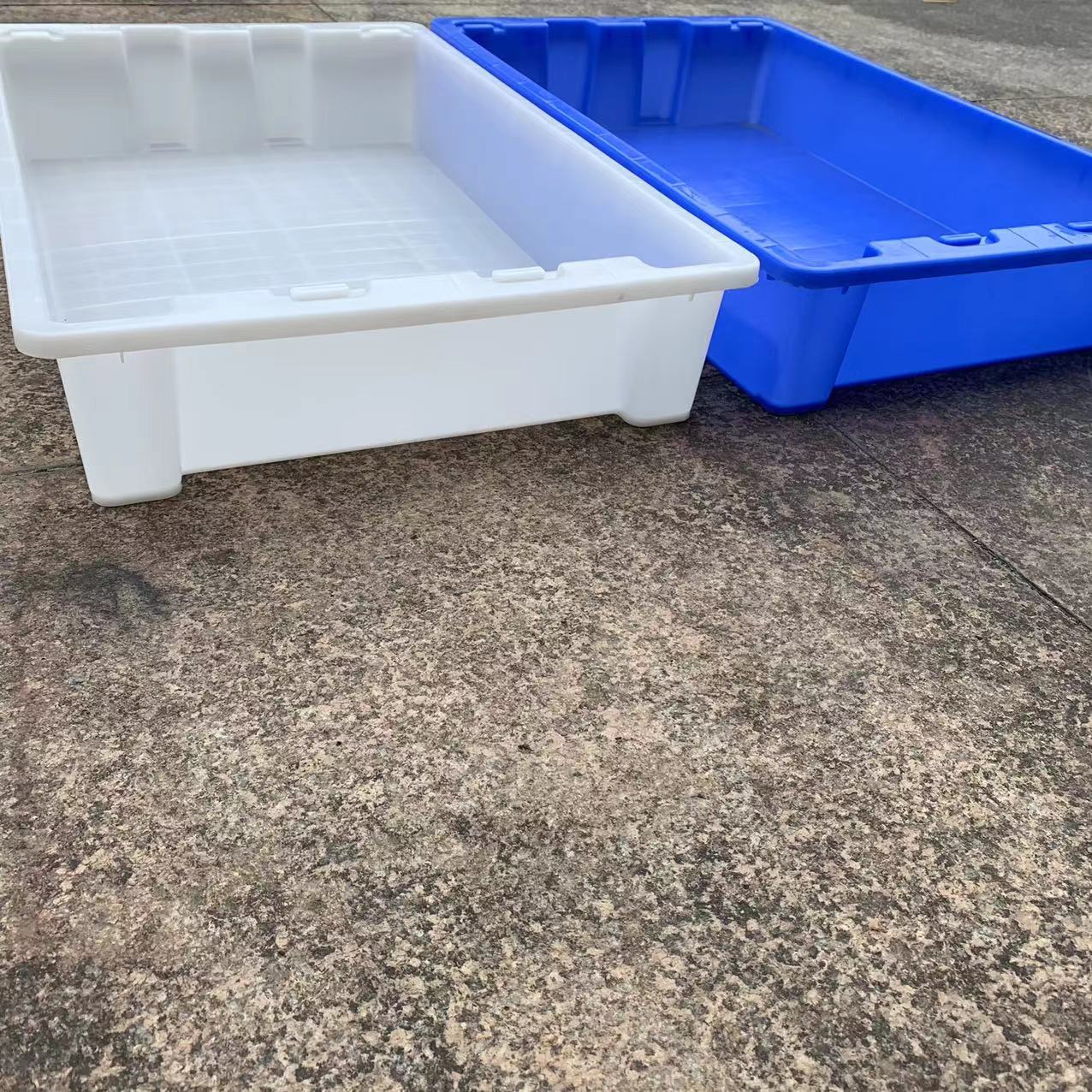 塑料错位倒置箱冷冻盆可套叠方盘冷库运输框周转箱黄粉虫养殖盘