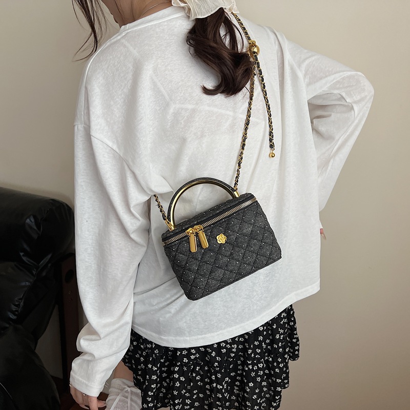 Bolso de cadena de moda de diamante para mujeres 2026 nuevo estilo pequeño bolso de viaje diario bolso de ocio simple bolso de mujer image 3
