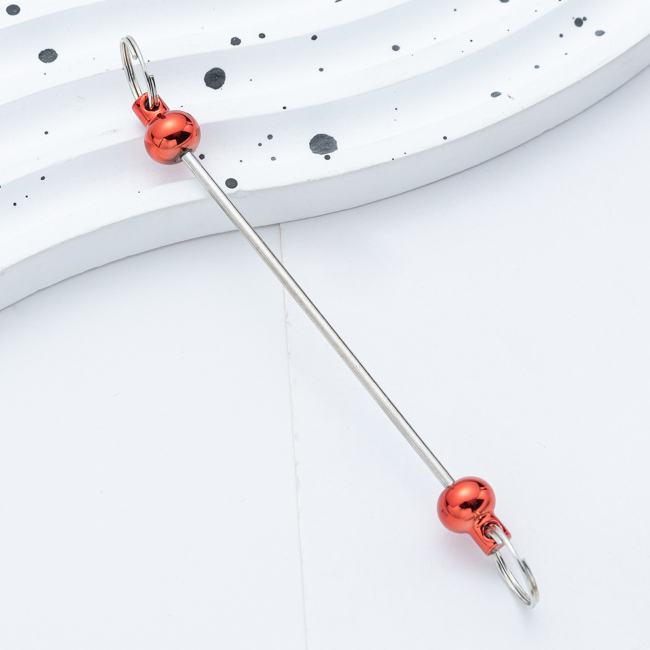 Creativo nuevo poste de metal DIY cuentas en stock multicolor chapado a mano accesorios de llavero cuentas al por mayor