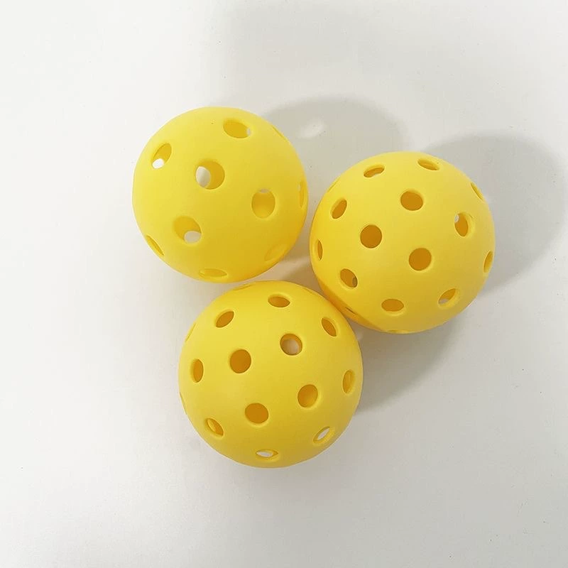 Оптовая торговля спотов Pickleball 40 отверстий, 26 отверстий tpe74mm литье под давлением, тренировка, эластичное катание мячей