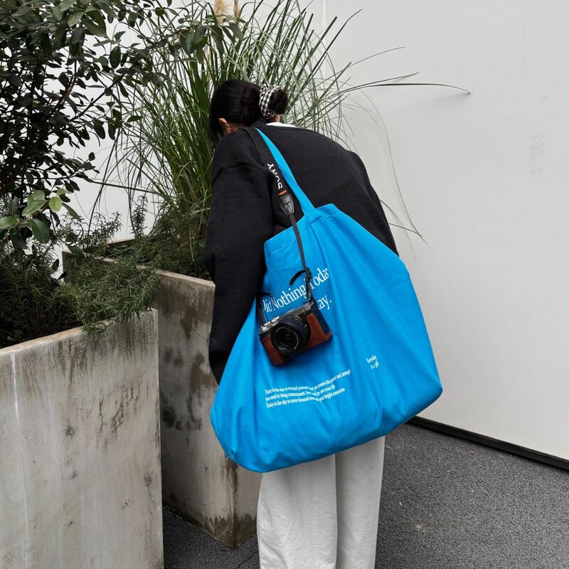 2026 New Niche Design Large-Capacity Relaxed Blue Canvas Bag Versatile Commuter Shoulder Tote Bag