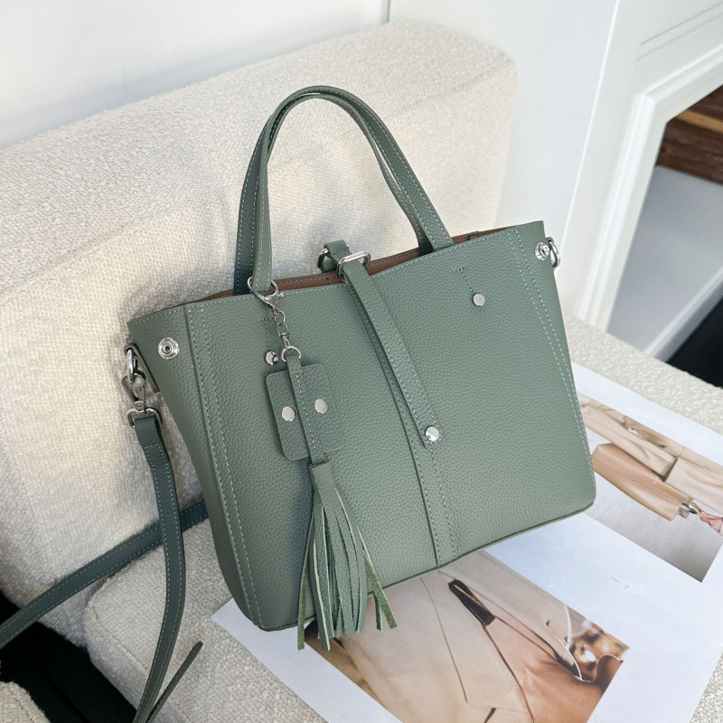 Niche Designer Bags 2026 New Model Genuine Leather Large Capacity Commuter Handbag Crossbody High-End Large Bag for Women Niche Designer Bags 2026 New Model Genuine Leather Large Capacity Commuter Handbag Crossbody High-End Large Bag for Women