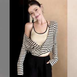 2026超火减龄叠穿上衣套装女装早春韩系条纹色织条吊带背心两件套