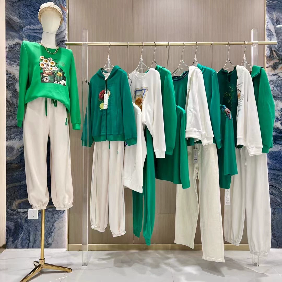 Оптовая продажа женской одежды Yizhi Manor весна 2025: комфортные трикотажные футболки больших размеров с защитой от солнца и модные миди-юбки.