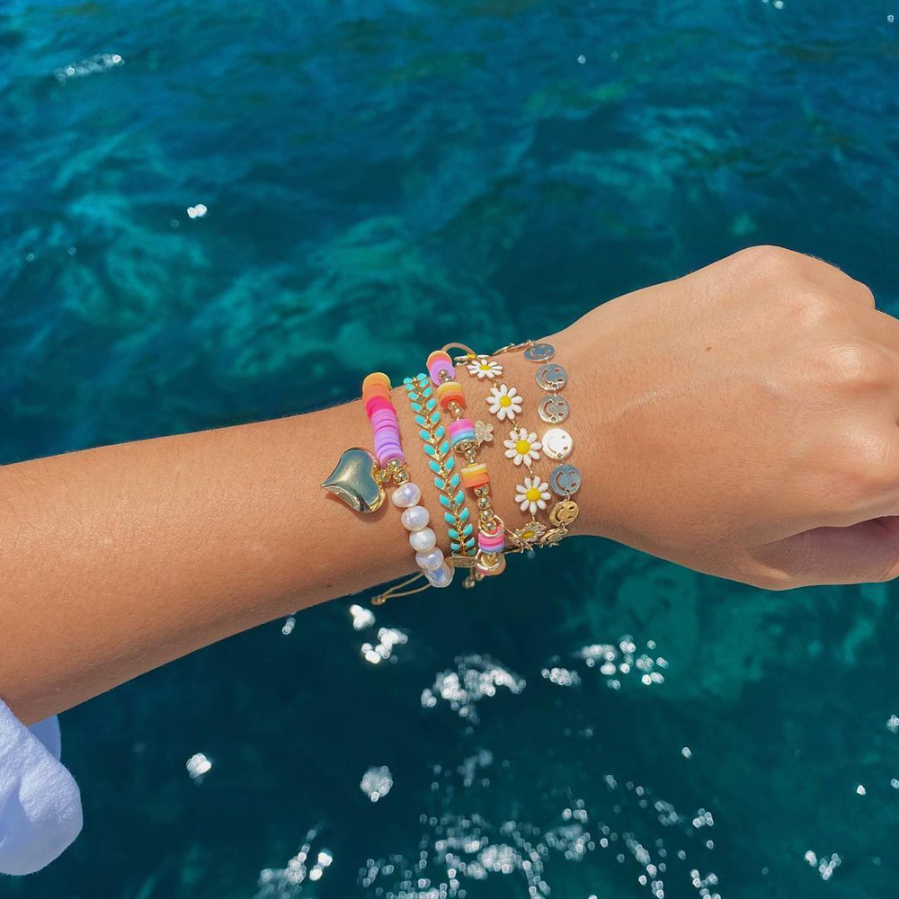 8g Weight Vacation Sweet Heart Shape Smile Face Daisy Freshwater Pearl Soft Clay Copper Beaded Knitting Enamel Bracelets