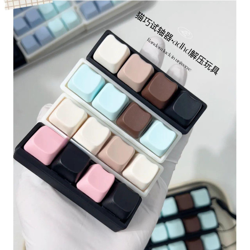 Cross-Border Stress-Relief Keychain with 4-Key Switch Tester, Keyboard Pendant, Fingertip Press Creative Russian Keychain