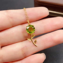 跨境天然橄榄石吊坠S925银镶嵌主石8*8百搭网红爆款女饰批发