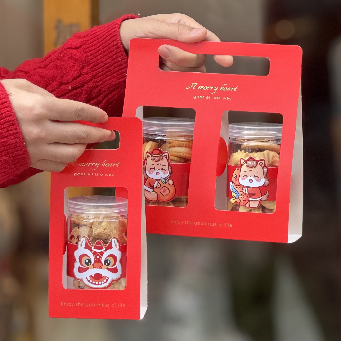 2026新年圣诞牛轧糖雪花酥糖果盒创意透明曲奇饼干罐密封手提礼盒